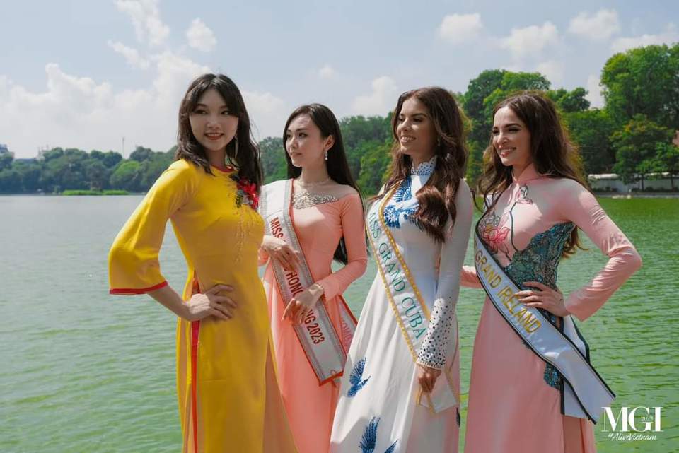 Miss Grand International Hoa hậu Hòa bình Quốc tế 2023 diện áo dài thăm Hà Nội - Ảnh 11