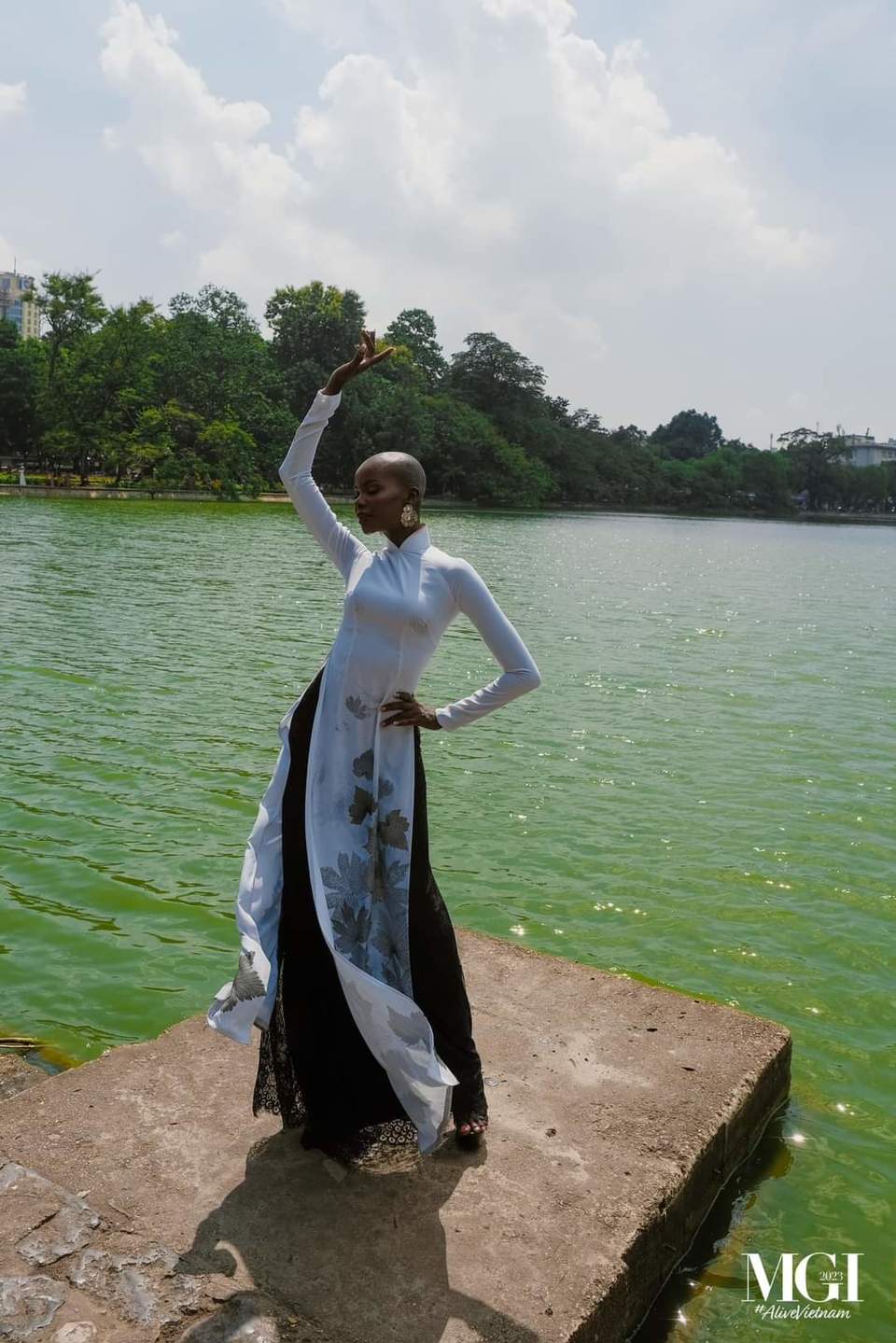 Miss Grand International Hoa hậu Hòa bình Quốc tế 2023 diện áo dài thăm Hà Nội - Ảnh 27