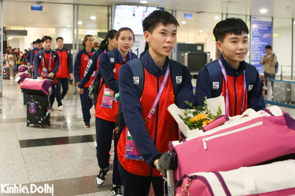 Sau th&agrave;nh c&ocirc;ng ở Asiad 19 với tấm HCV, c&aacute;c VĐV Cầu m&acirc;y Việt Nam đ&atilde; về nước v&agrave;o tối ng&agrave;y 8/10.