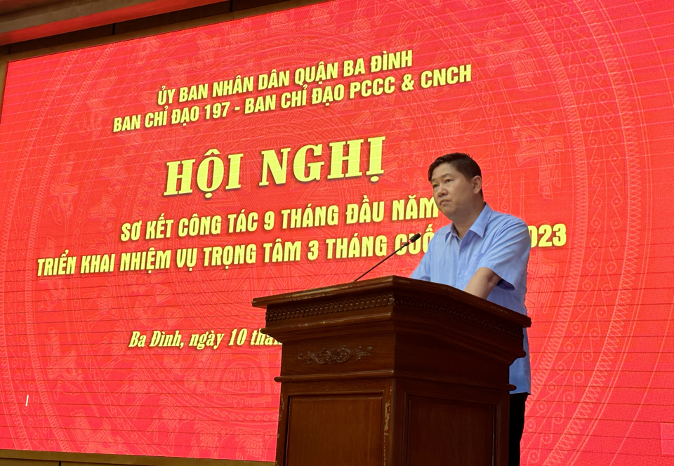 Ph&oacute; Chủ tịch UBND quận Ba Đ&igrave;nh Nguyễn Trung Dũng ph&aacute;t biểu tại hội nghị.&nbsp;