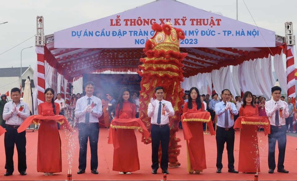 &nbsp; Lễ Th&ocirc;ng xe Kỹ thuật Dự &aacute;n Cầu Đập tr&agrave;n Quan Sơn &ndash; huyện Mỹ Đức