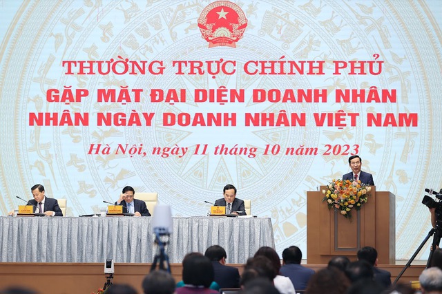 Chủ tịch VCCI b&aacute;o c&aacute;o nhanh một v&agrave;i t&acirc;m tư, nguyện vọng ch&iacute;nh của cộng đồng doanh nh&acirc;n, doanh nghiệp.