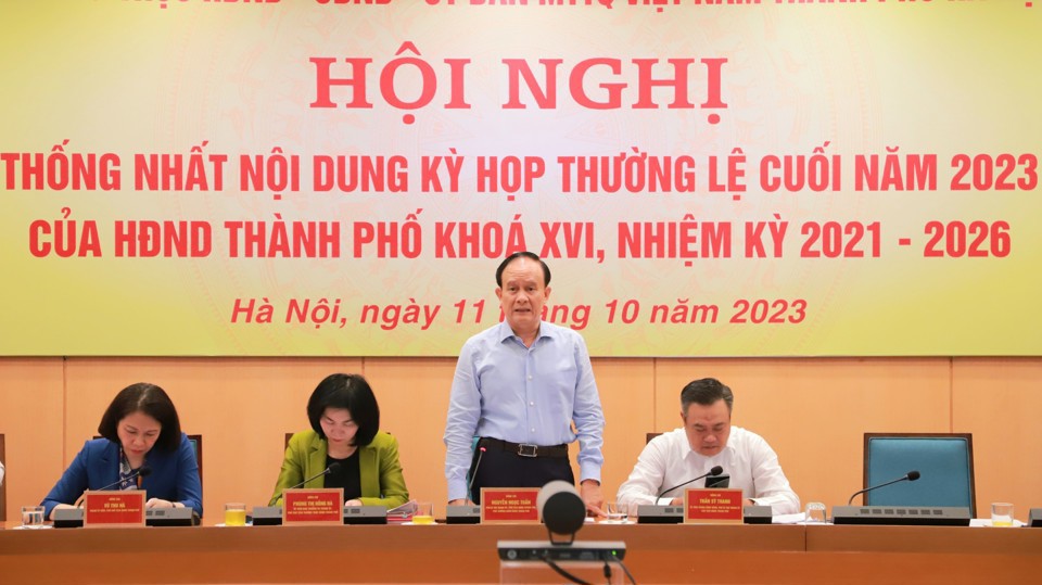 Chủ tịch HĐND TP Hà Nội Nguyễn Ngọc Tuấn phát biểu tại hội nghị. Ảnh: Thịnh An