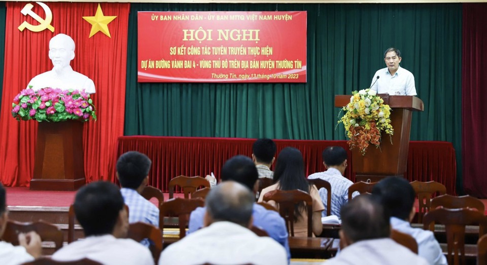 Chủ tịch UBND huyện Thường T&iacute;n Nguyễn Xu&acirc;n Minh ph&aacute;t biểu tại buổi sơ kết