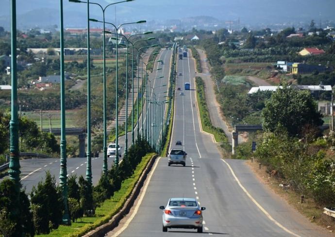 Thẩm định B&aacute;o c&aacute;o nghi&ecirc;n cứu khả thi dự &aacute;n cao tốc T&acirc;n Ph&uacute; - Bảo Lộc.&nbsp;