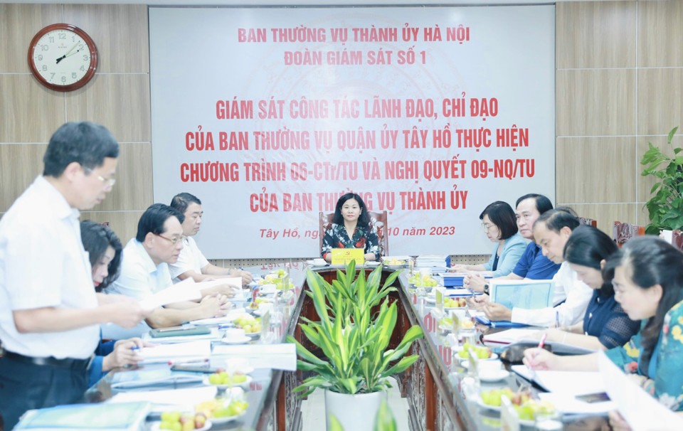 Quang cảnh cuộc l&agrave;m việc.