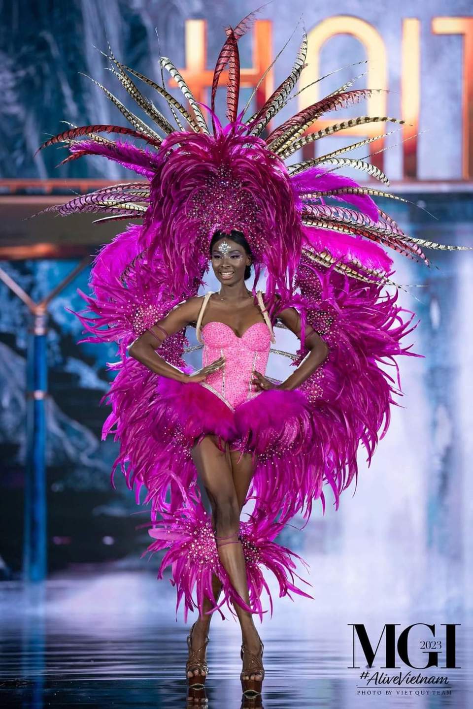 Miss Grand International 2023: Thí sinh đọ sắc trong thiết kế "độc nhất, vô nhị" - Ảnh 18