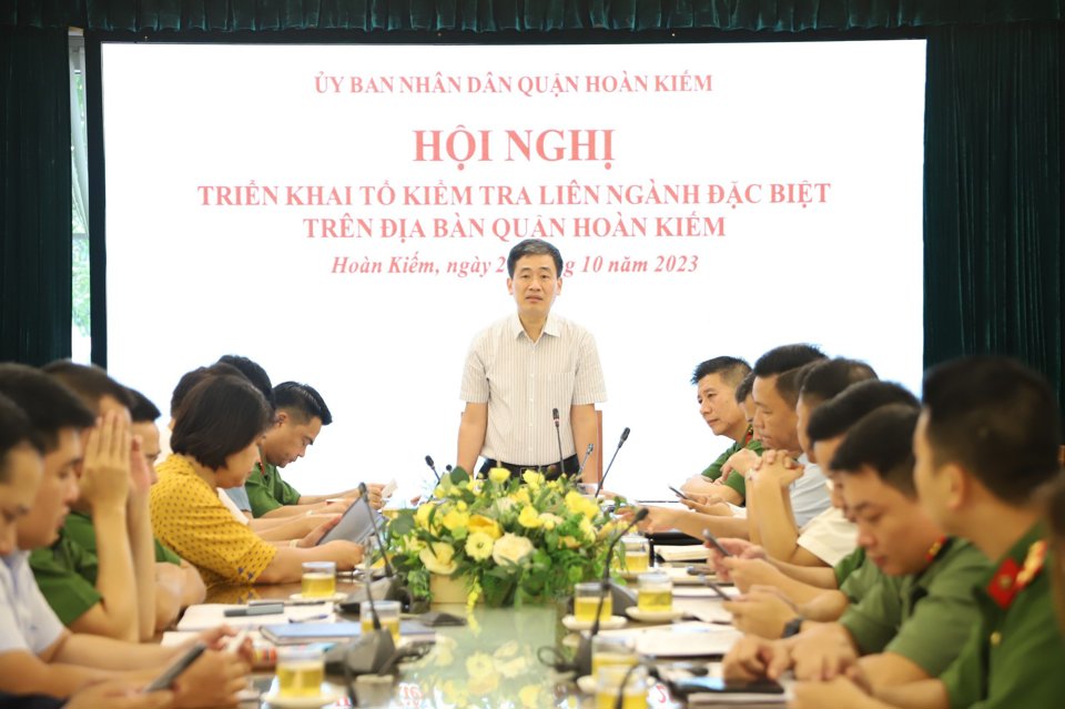 Ph&oacute; Chủ tịch UBND quận Ho&agrave;n Kiếm&nbsp;Nguyễn Quốc Ho&agrave;n ph&aacute;t biểu tại lễ ra mắt&nbsp;