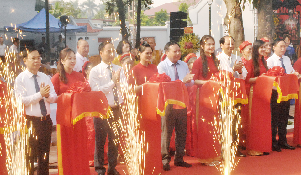 Long Biên – thêm 2 công trình chào mừng 20 năm thành lập quận - Ảnh 1