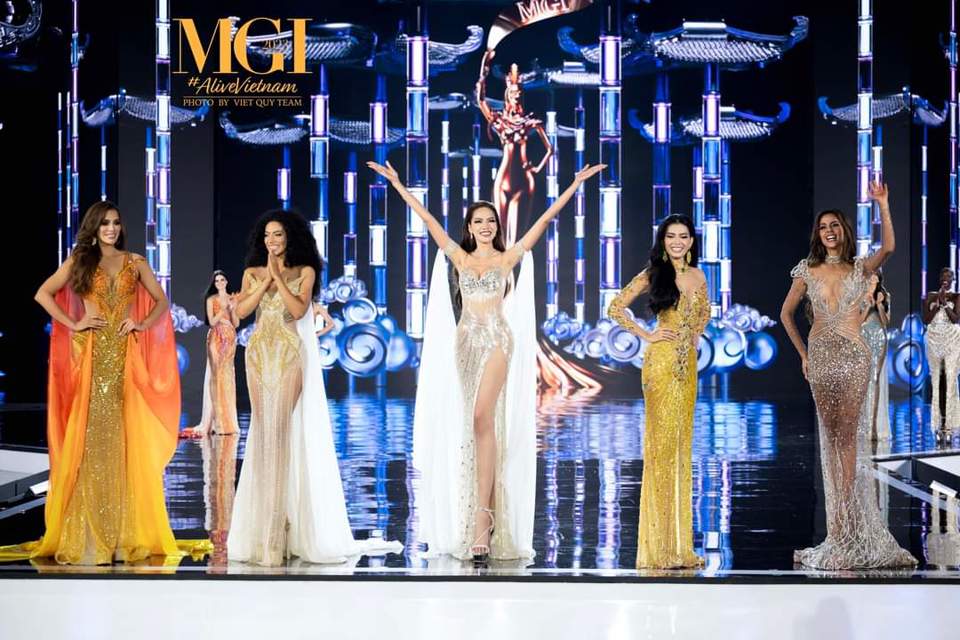 L&ecirc; Ho&agrave;ng Phương v&agrave;o top 5 Miss Grand International 2023.&nbsp;Top 5 gồm c&oacute; mỹ nh&acirc;n của Colombia, Peru, Mỹ, Myanmar v&agrave; Việt Nam.