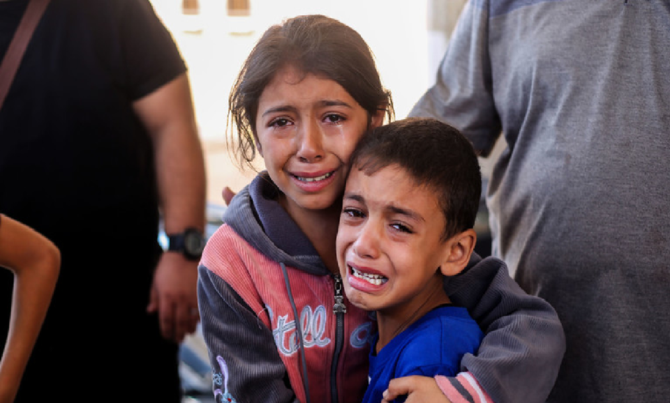 H&agrave;ng ngh&igrave;n trẻ em tại Gaza đ&atilde; thiệt mạng khi Tel Aviv li&ecirc;n tục n&eacute;m bom trả đũa. Nguồn: RT