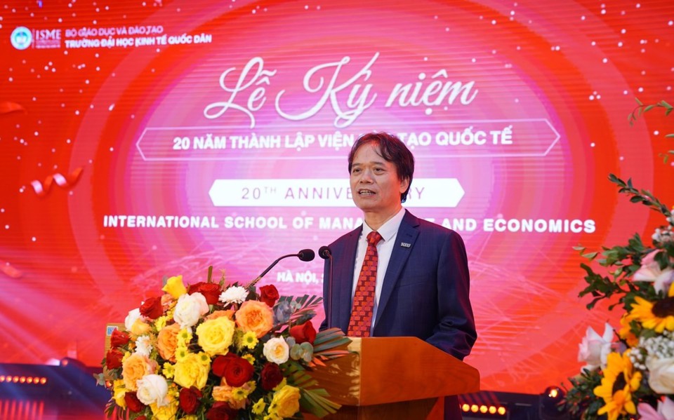 GS Phạm Hồng Chương, Hiệu trưởng Trường ĐH Kinh tế Quốc dân: 