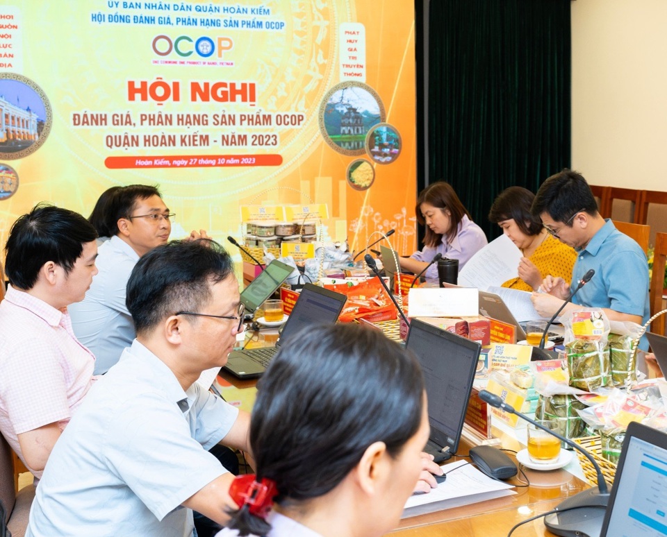 Hội nghị đ&aacute;nh gi&aacute;, ph&acirc;n hạng sản phẩm OCOP quận Ho&agrave;n Kiếm năm 2023