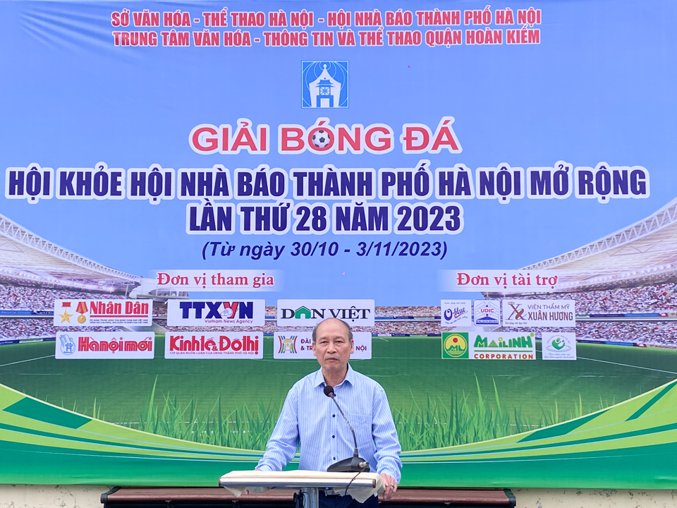 Ph&oacute; Chủ tịch thường trực&nbsp;Hội Nh&agrave; b&aacute;o TP H&agrave; Nội &nbsp;Kiều Thanh H&ugrave;ng ph&aacute;t biểu tại Lễ khai mạc.