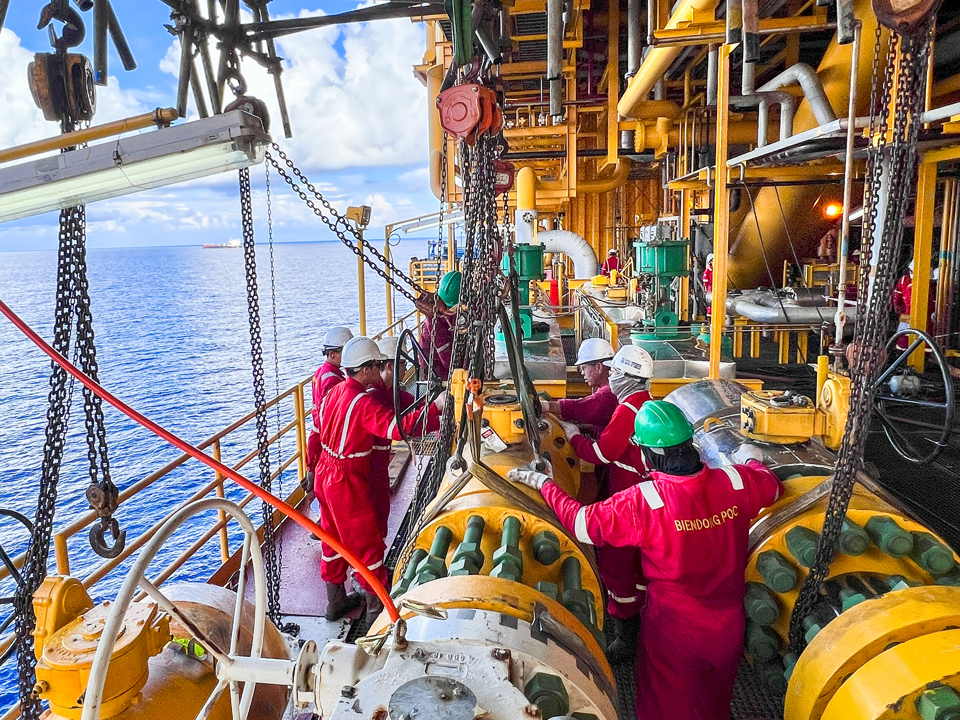 Gi&agrave;n khoan ngo&agrave;i khơi của Petrovietnam.