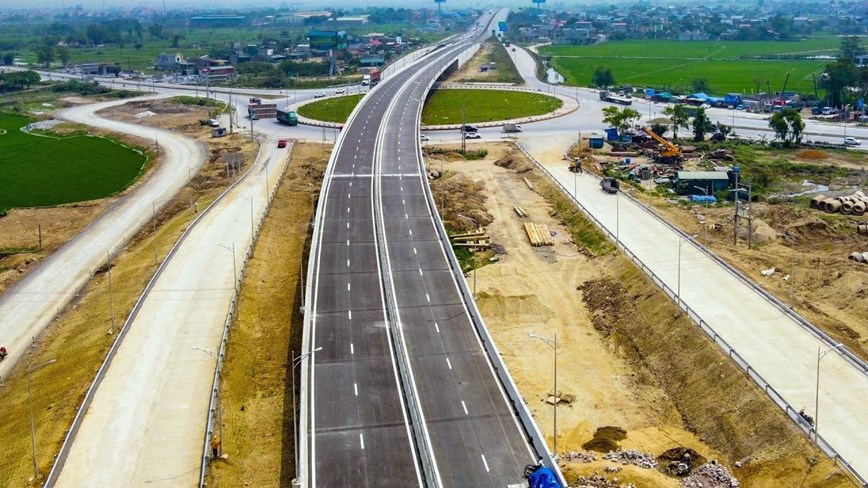 Đề xuất đầu tư ho&agrave;n chỉnh 5 tuyến đường kết nối giữa cao tốc Bắc - Nam v&agrave; Quốc lộ 1.