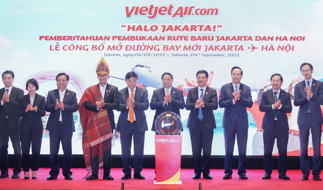 Thủ tướng Phạm Minh Ch&iacute;nh chứng kiến lễ c&ocirc;ng bố mở đường bay mới Jakarta &ndash; H&agrave; Nội&nbsp;&nbsp;
