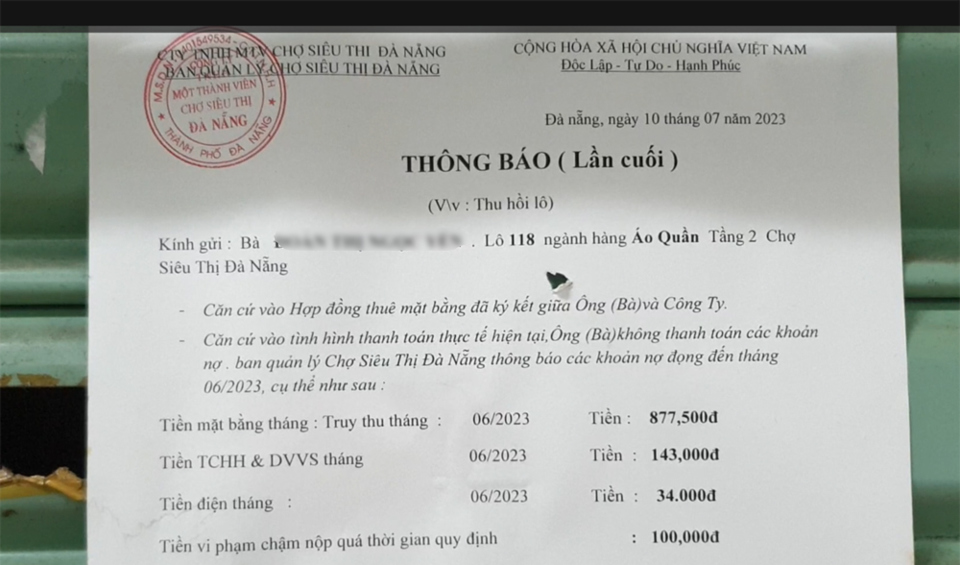 C&ocirc;ng ty TNHH MTV chợ Si&ecirc;u Thị Đ&agrave; Nẵng d&aacute;n th&ocirc;ng b&aacute;o thu hồi l&ocirc; cho thu&ecirc; của tiểu thương.