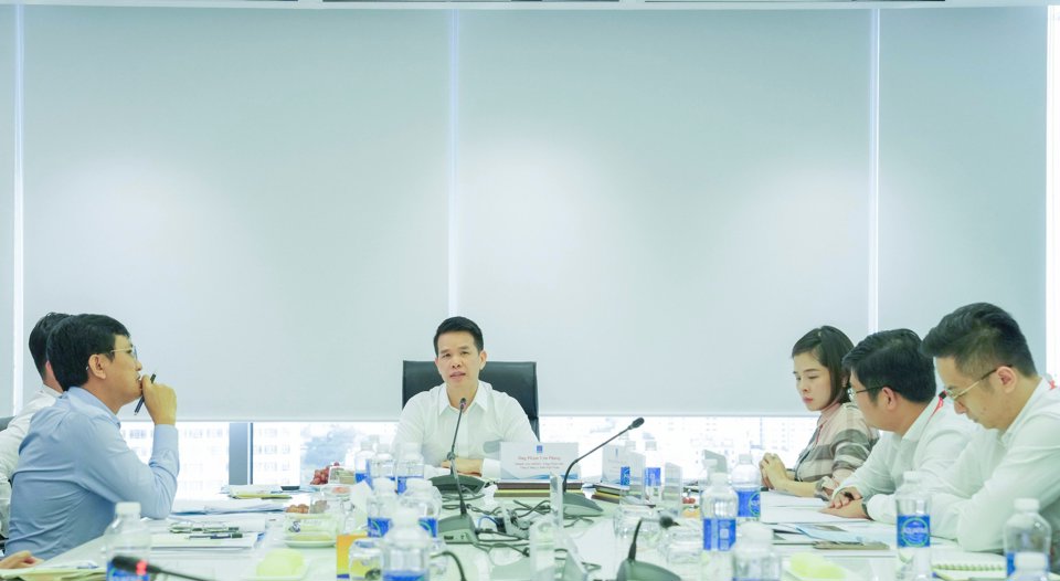 &Ocirc;ng Phạm Văn Phong - Tổng Gi&aacute;m đốc PV GAS chỉ đạo tại cuộc họp với PV GAS TRADING