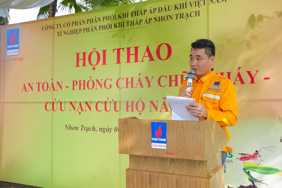 &Ocirc;ng Vũ Tuấn Anh &ndash; Ph&oacute; Gi&aacute;m đốc XNNT ph&aacute;t biểu khai mạc Hội thảo