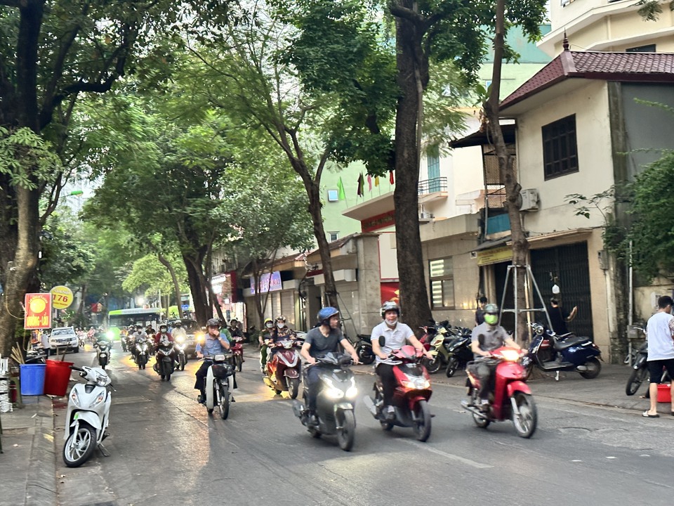 Thủ đ&ocirc; H&agrave; Nội c&oacute; m&acirc;y, đ&ecirc;m kh&ocirc;ng mưa.