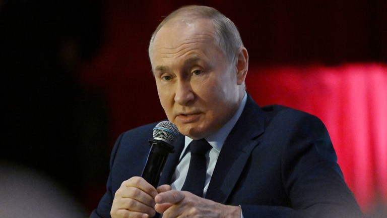 &Ocirc;ng Putin ph&aacute;t biểu tại cuộc họp ch&iacute;nh phủ ng&agrave;y 3/11.&nbsp; Ảnh: Sputnik
