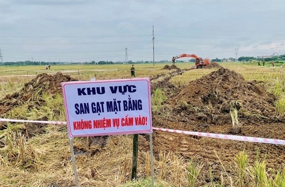 Khu vực mặt bằng được san gạt để triển khai đầu tư x&acirc;y dựng dự &aacute;n Cụm c&ocirc;ng nghiệp l&agrave;ng nghề Xu&acirc;n Thu (huyện S&oacute;c Sơn).