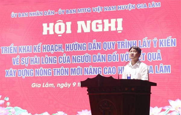 Ph&oacute; Chủ tịch UBND huyện Gia L&acirc;m Trương Văn Học ph&aacute;t biểu chỉ đạo tại hội nghị.