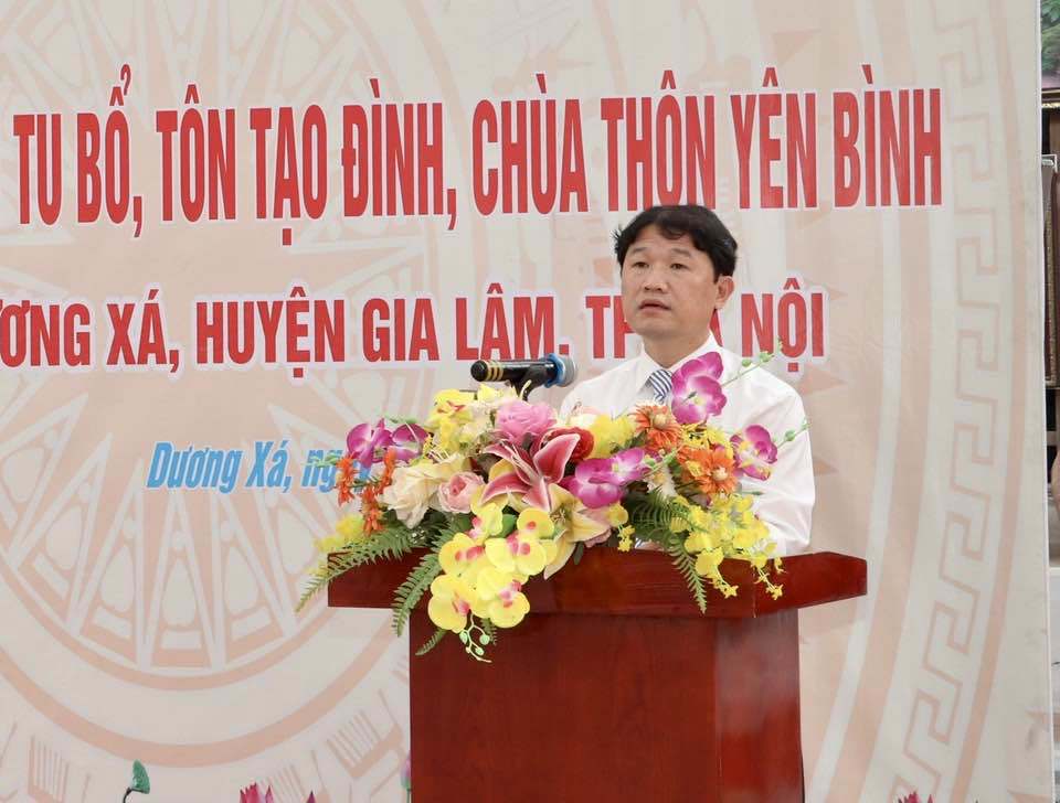 Ph&oacute; Chủ tịch UBND huyện Gia L&acirc;m Trương Văn Học ph&aacute;t biểu tại buổi lễ.