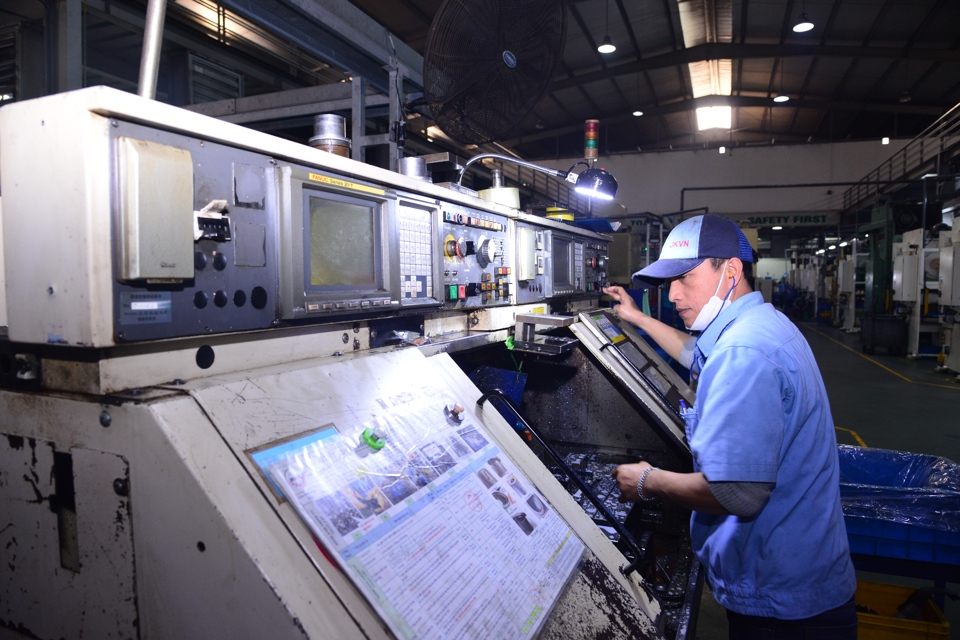Sản xuất đồ điện tử tại Khu công nghiệp Phú Nghĩa, huyện Chương Mỹ. Ảnh: Phạm Hùng