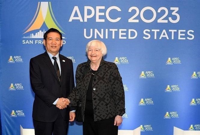 Bộ trưởng Bộ T&agrave;i ch&iacute;nh Hoa Kỳ Janet Yellen đ&oacute;n Bộ trưởng Bộ T&agrave;i ch&iacute;nh Hồ Đức Phớc tới dự hội nghị. Ảnh: TTXVN