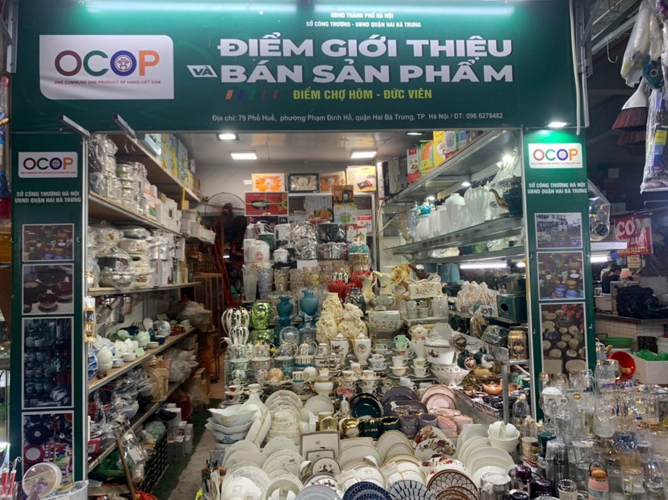 Điểm b&aacute;n v&agrave; giới thiệu sản phẩm OCOP tại chợ H&ocirc;m - Đức Vi&ecirc;n, quận Hai B&agrave; Trưng