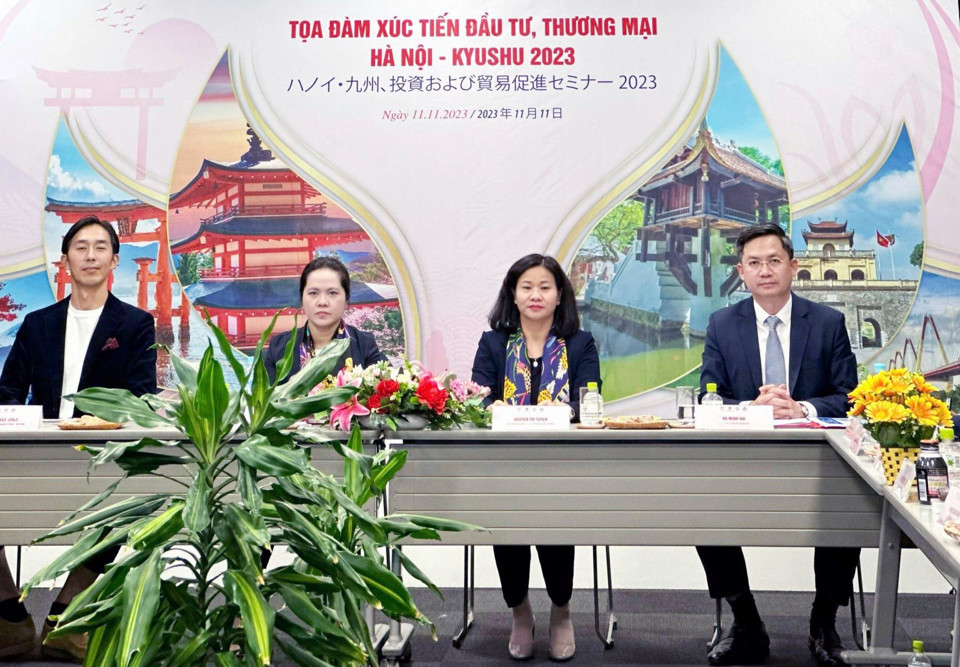 Quang cảnh "Tọa đ&agrave;m x&uacute;c tiến đầu tư, thương mại H&agrave; Nội - Kyushu 2023&rdquo;.