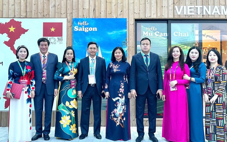 Đo&agrave;n đại biểu TP H&agrave; Nội dự Lễ khai trương Khu gian h&agrave;ng Việt Nam tại Expo Doha 2023, Qatar.