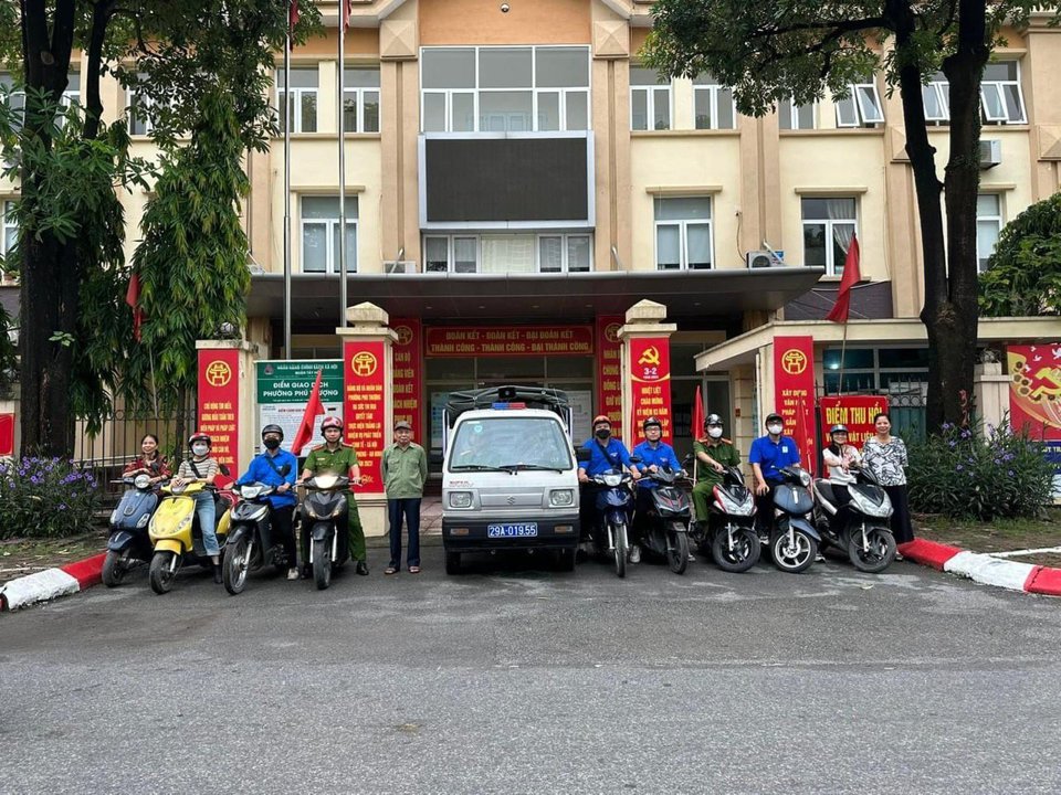 Lực lượng chức năng phường Phú Thượng tổ chức ra quân tuyên truyền phòng chống ma tuý, mại dâm trên địa bàn.
