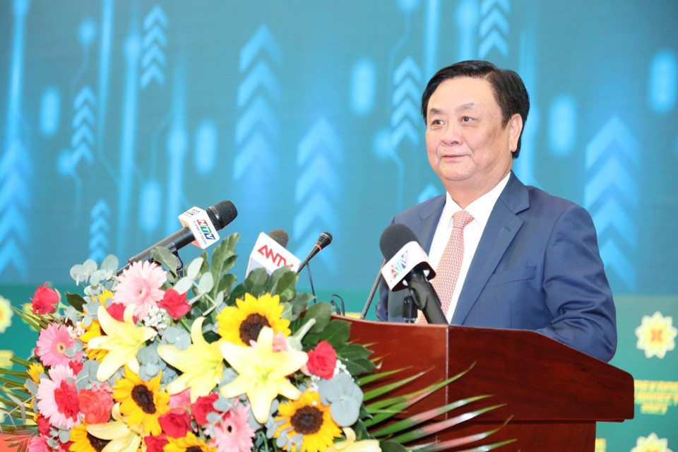 Bộ trưởng NN&amp;PTNT&nbsp; L&ecirc; Minh Hoan ph&aacute;t biểu tại phi&ecirc;n to&agrave;n thể diễn đ&agrave;n Mekong Connect 2023. (Ảnh: BTC)