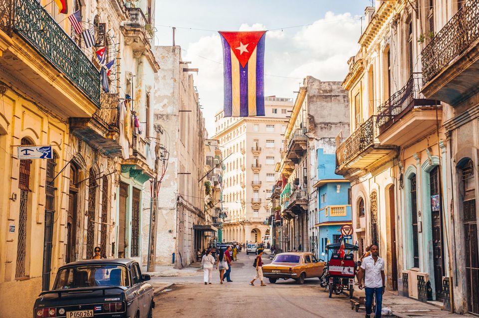 Cuba cũng nằm trong danh s&aacute;ch kỳ nghỉ kh&ocirc;ng điện thoại của FTLO Travel. Ảnh: CNN