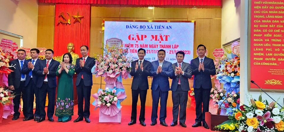 Quảng Ninh: Dấu ấn 75 năm vững bước dưới ngọn cờ của Đảng - Ảnh 4