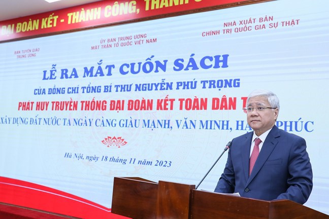 Chủ tịch Ủy ban Trung ương Mặt trận Tổ quốc Việt Nam Đỗ Văn Chiến ph&aacute;t biểu tại Lễ ra mắt cuốn s&aacute;ch