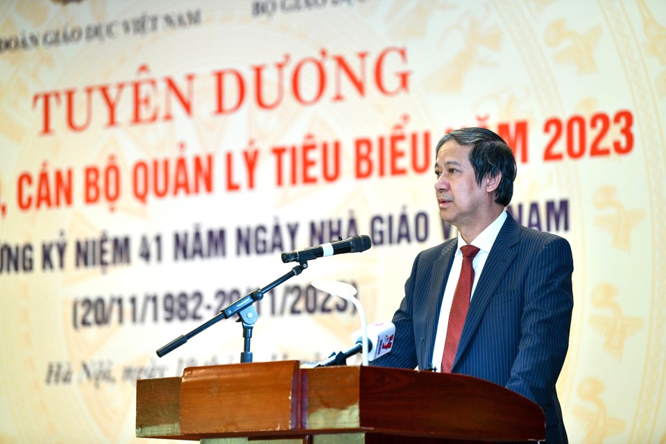 Bộ trưởng Bộ GD&ĐT Nguyễn Kim Sơn: 200 nhà giáo là tấm gương tiêu biểu được lựa chọn từ hơn 1,6 triệu nhà giáo trên cả nước