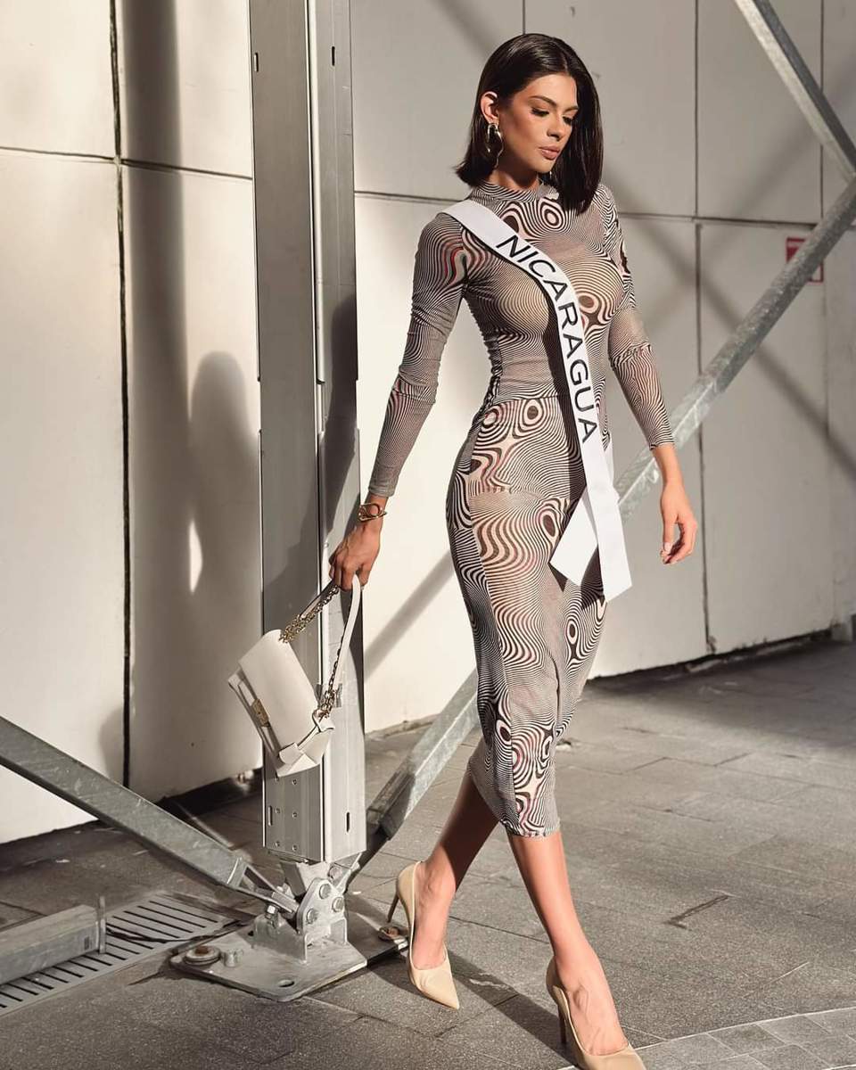 Nhan sắc và thân hình cực phẩm của Tân Hoa hậu Hoàn vũ Miss Universe 2023 - Ảnh 15