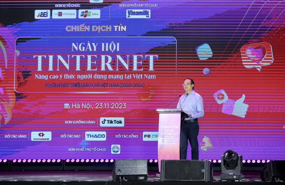 Chương tr&igrave;nh Tinternet - N&acirc;ng cao &yacute; thức người d&ugrave;ng mạng tại Việt Nam nằm trong khu&ocirc;n khổ Chiến dịch &ldquo;Tin&rdquo; do Bộ TT-TT chỉ đạo thực hiện