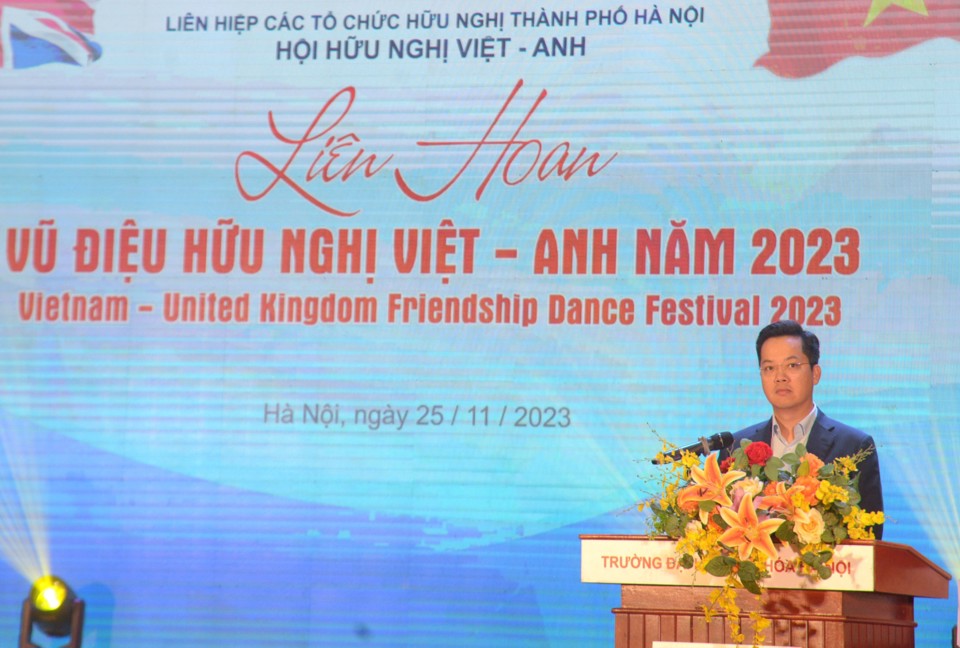 Chủ tịch Hội hữu nghị Việt - Anh TP H&agrave; Nội Vũ Đăng Định.