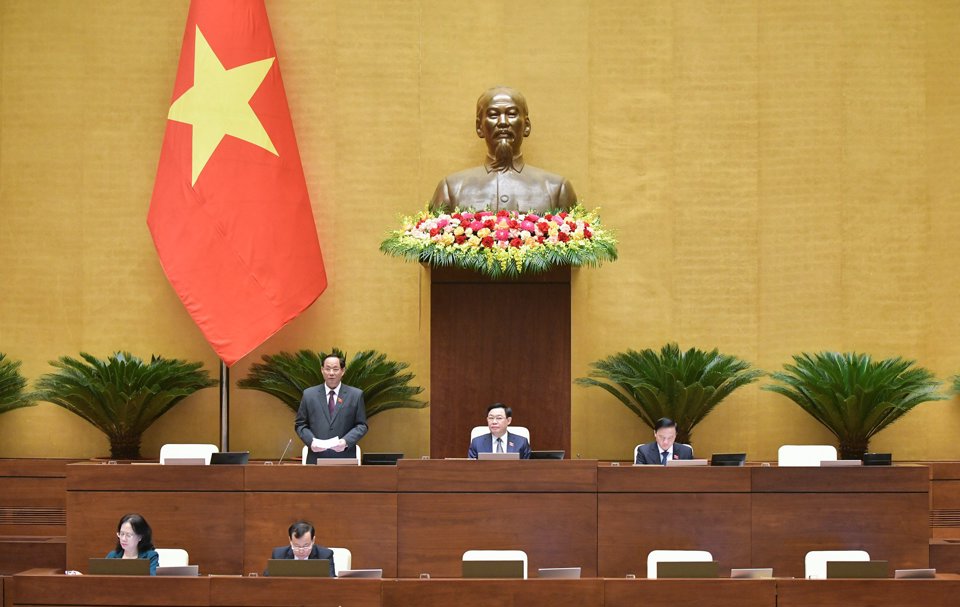Ph&oacute; Chủ tịch Quốc hội Trần Quang Phương điều h&agrave;nh nội dung họp