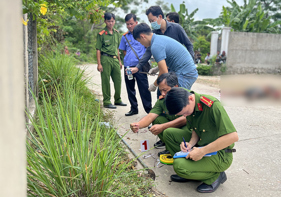 Hiện trường vụ &aacute;n mạng khiến 2 người tử vong. (Ảnh C&ocirc;ng an cung cấp)