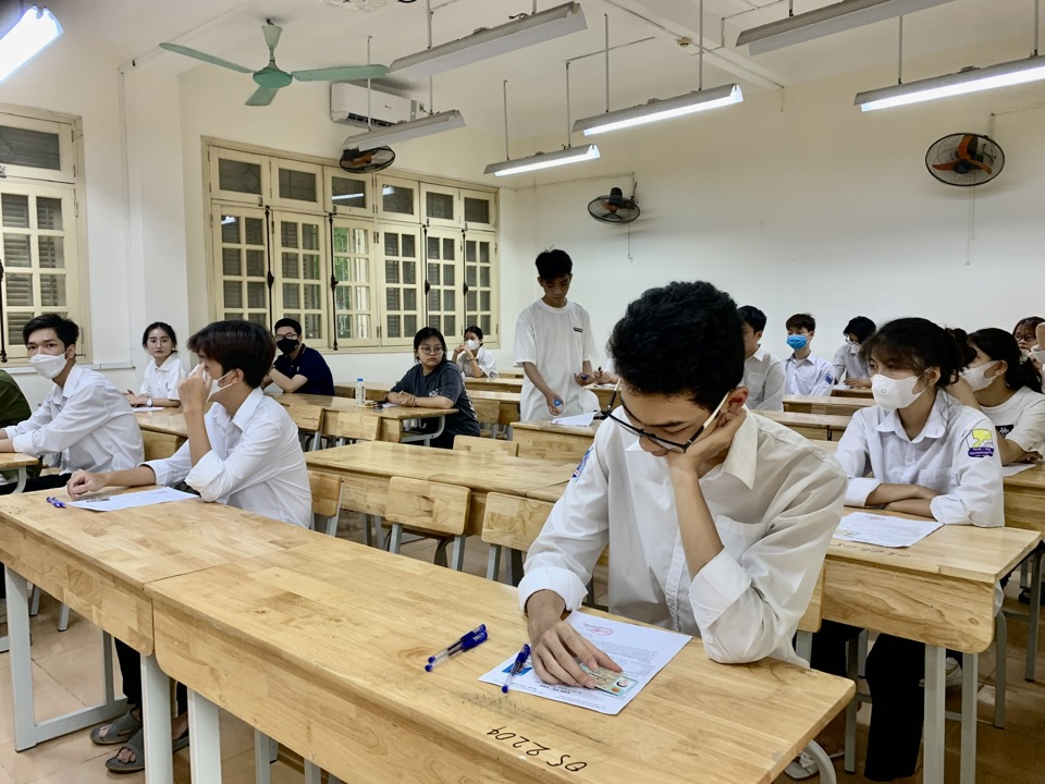 Thí sinh tham dự kỳ thi tốt nghiệp THPT 2023 tại Hà Nội