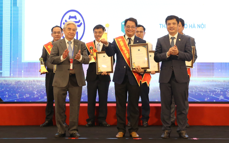 Thủ đô Hà Nội nhận được giải thưởng dành cho “Thành phố hấp dẫn khởi nghiệp, đổi mới sáng tạo”. Ảnh: Thanh Hải