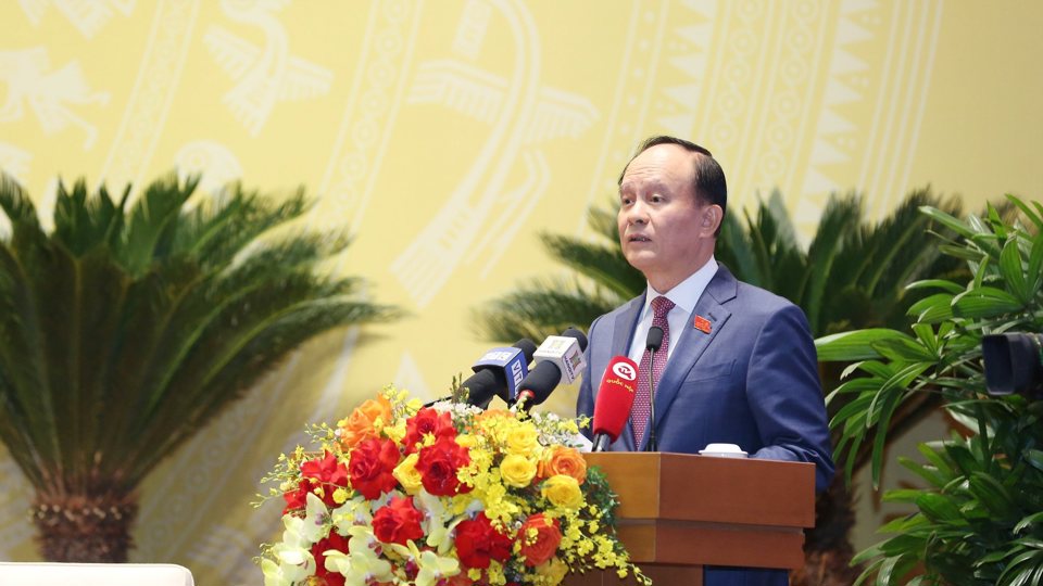 Chủ tịch HĐND TP Nguyễn Ngọc Tuấn ph&aacute;t biểu khai mạc Kỳ họp