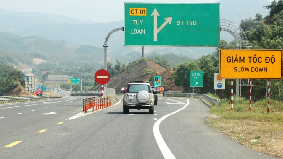 Cao tốc La Sơn - T&uacute;y Loan khai th&aacute;c sử dụng từ th&aacute;ng 4/2022