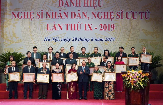 &nbsp;Lễ trao tặng danh hiệu NSND, NSƯT lần thứ IX năm 2019. Ảnh: Quang Vinh.